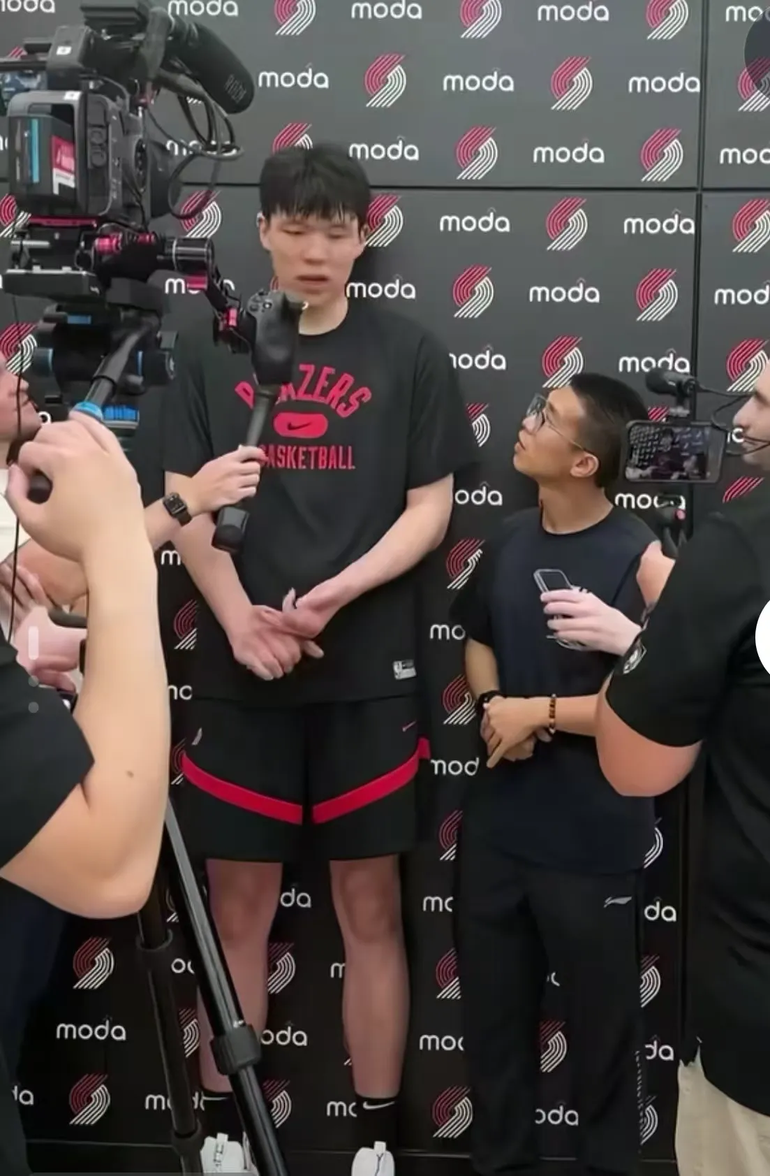 离谱！转会期皇家社会备战NBA季后赛Rookie在中国队比赛中夺冠，风云突变阿森纳今晨伤情更新的简单介绍-lol赛事竞猜